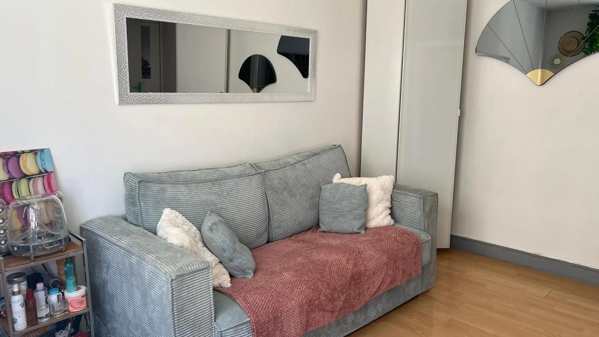 شقة Charmant Studio Pres Des Champs Elysees باريس